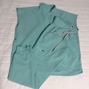 Seaglass figs set small-Zamora Jogger Scrub Pants XS-Rafaela Oversized Scrub Top